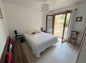 3 bedrooms, iron/ironing board, WiFi