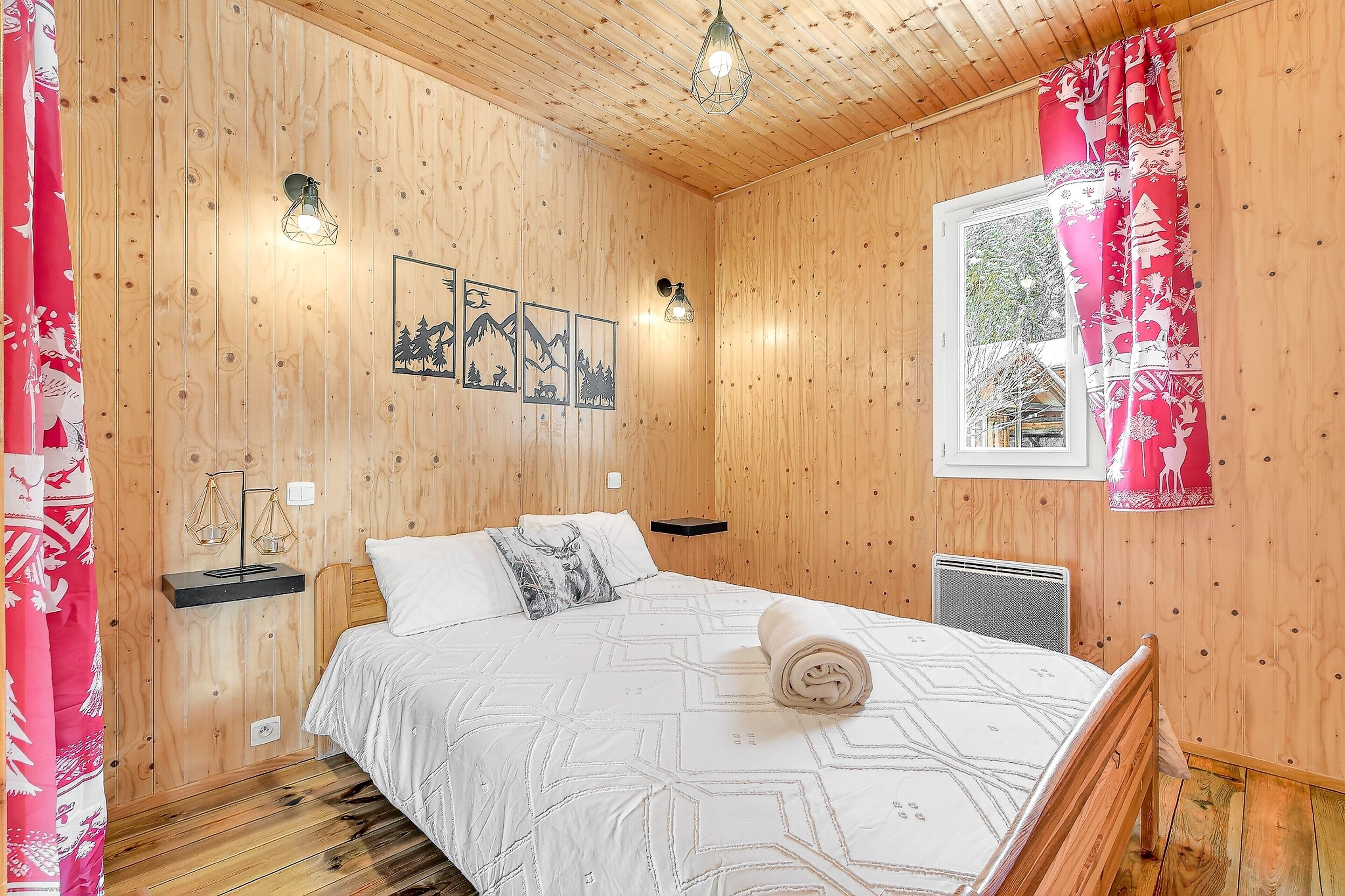 2 slaapkamers, een strijkplank/strijkijzer, wifi, beddengoed