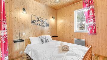 2 slaapkamers, een strijkplank/strijkijzer, wifi, beddengoed