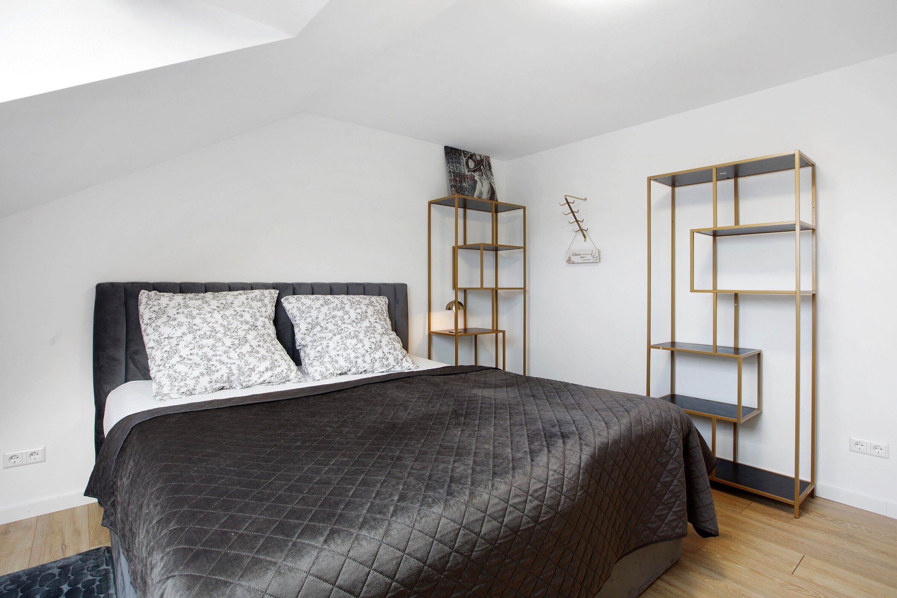 1 Schlafzimmer, Schreibtisch, WLAN, Bettwäsche