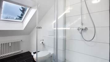 Dusche, Haartrockner, HandtĂŒcher