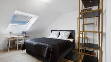 1 bedroom, desk, WiFi, bed sheets