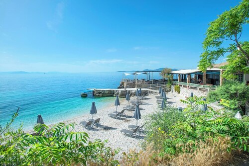 Anna Nissaki - Four Bedroom Villa, Sleeps 8