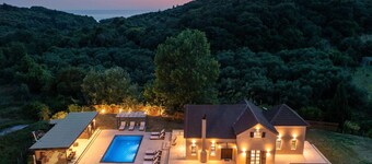Queen Alla - Five Bedroom Villa, Sleeps 10
