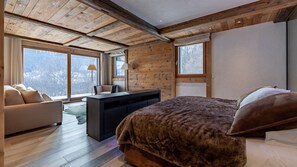 Luxury Chalet, 4 Bedrooms, Balcony, Mountain View