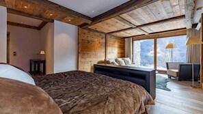Luxury Chalet, 4 Bedrooms, Balcony, Mountain View
