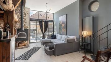 Télévision, cheminée