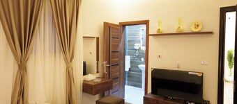 科拉亞金字塔飯店  