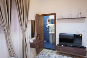 Bathroom - Koraya Pyramids (Giza)