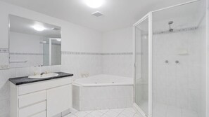Shower, towels