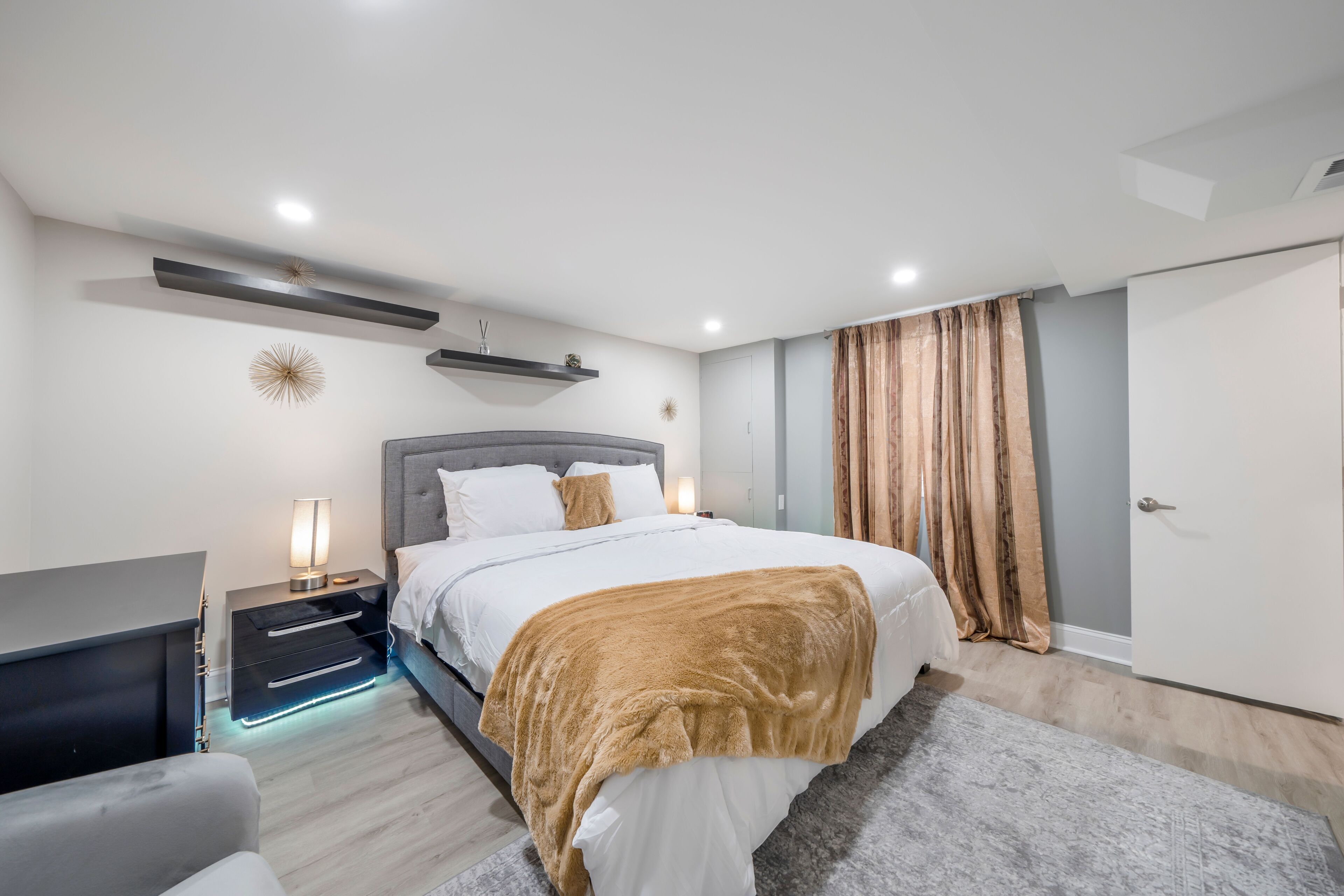 3 chambres, fer et planche à repasser, Wi-Fi, literie fournie