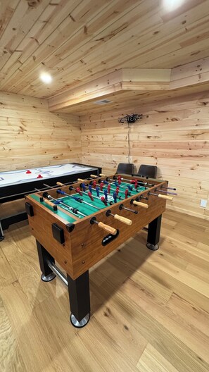 غرفة الألعاب