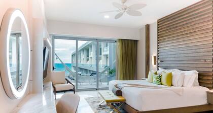 Junior Ocean View Suite with Balcony & Soaking Tub