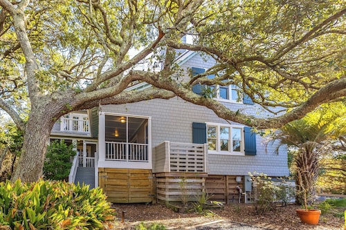 New to VRBO-Special Winter Rates-Steps to W beach-3 Carts, Captain's Watch Views