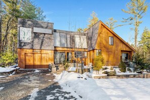 Exterior - Private Tennis Court, Outdoor BBQ, Porch & Yard (Loch Sheldrake)