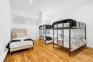 7 bedrooms, iron/ironing board, WiFi, bed sheets