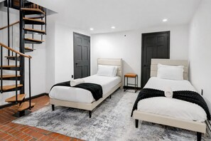 7 chambres, fer et planche à repasser, Wi-Fi, draps fournis