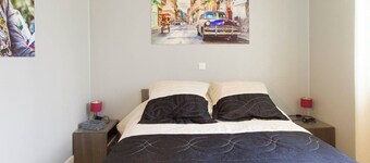 At the gates of Beauval Zoo