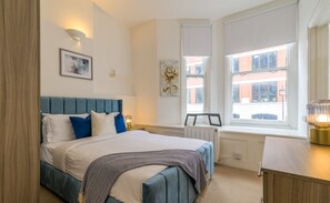 2 bedrooms, iron/ironing board, Internet, bed sheets