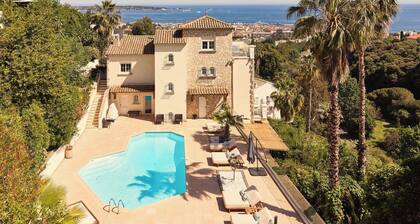 Villa Roc d’Azur, Heated Pool all year & Jacuzzi