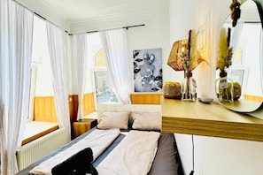 1 bedroom, bed sheets