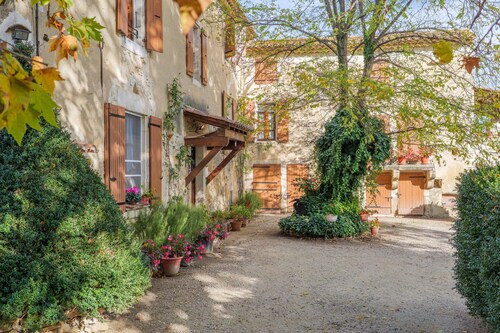 Chambre d'hôtes 'Fanny' avec piscine partagée, jardin commun et Wi-Fi