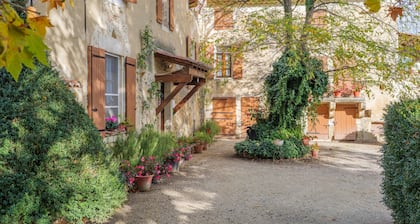 Chambre d'hôtes 'Fanny' avec piscine partagée, jardin commun et Wi-Fi