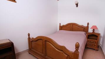 WiFi, bed sheets