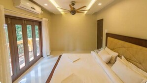 Room - 3BHK villa With private swimming pool in Calangute Candoliam north goa 6 to 10 (Calangute)