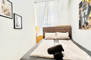 1 bedroom, bed sheets