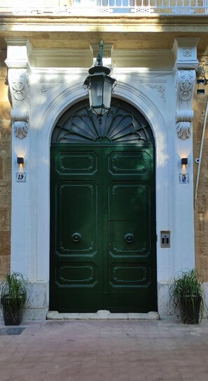 Exterior - Palazzo Caratozzolo - Attico (Agrigento)