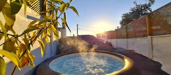Apartment 'Descanso Dos Oleiros' with Private Terrace, Wi-Fi and Air Conditioning