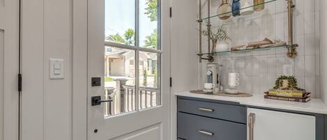 المنشأة من الداخل