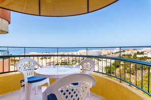 Outdoor dining - Suntower Arona - Amazing SeaViews, Pools & Beach (Arona)