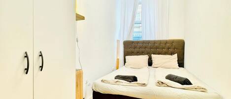 1 chambre, literie fournie