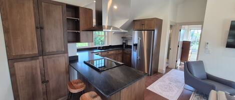 電子レンジ、オーブン、コンロ、食器洗い機