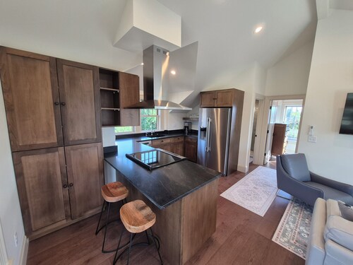 Colonial Flat in NW Everett