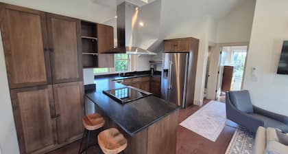 Colonial Flat in NW Everett