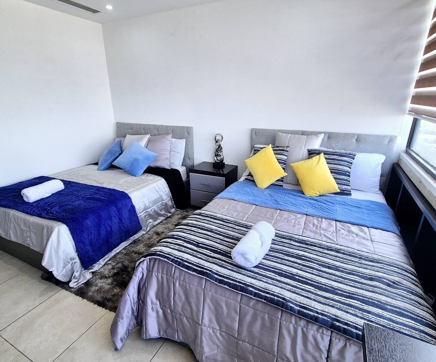 2 bedrooms, iron/ironing board, WiFi