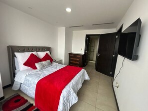 2 bedrooms, iron/ironing board, WiFi