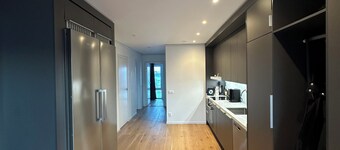 ✨ Modern lyxlägenhet 78 kvm • 2 balkonger • Golfutsikt • AC & 70” TV ✨