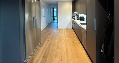 ✨ Modern lyxlägenhet 78 kvm • 2 balkonger • Golfutsikt • AC & 70” TV ✨