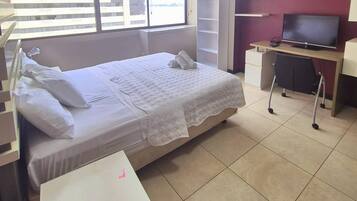 Iron/ironing board, WiFi