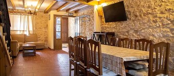 Casa Rural 'La Marcela' con Vista a la Montaña, Terraza Privada y Wi-Fi