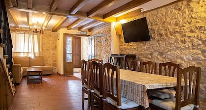 Country House 'La Marcela' with Mountain View, Private Terrace and Wi-Fi