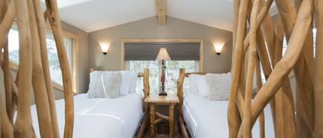 2 habitaciones, escritorio, tabla de planchar con plancha y wifi