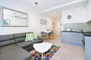 In-room safe, iron/ironing board