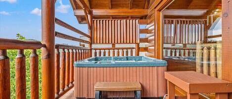 Tina de hidromasaje al aire libre