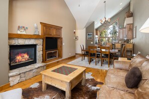 Téléviseur connecté, foyer