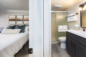2 quartos, ferros/tábuas de passar roupa, Wi-Fi, roupa de cama